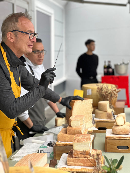 Una tarde con historia y sabor: la visita de Davide Guffanti a Cheese Corner